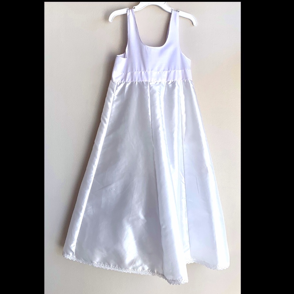 Girls White Petticoat approx ages 9/10